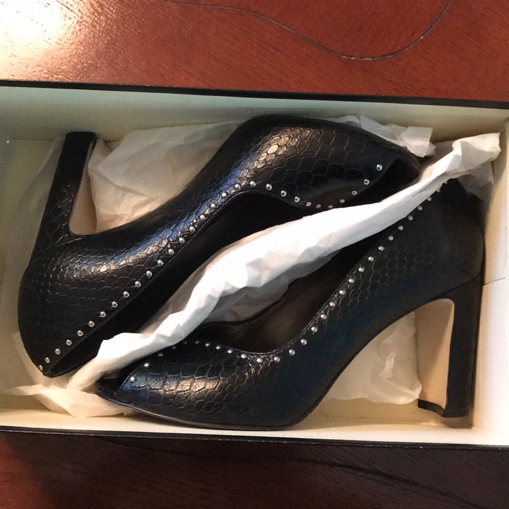 Talbots gator skin heels